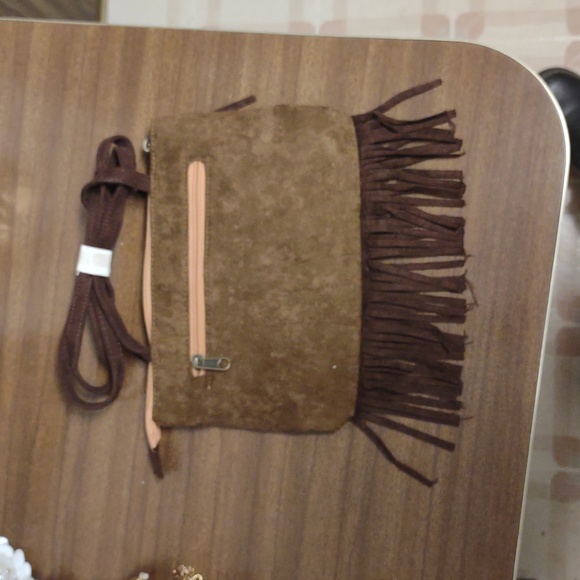 American West Tan and Brown Fringe Crossbody Bag - Picture 2 of 2